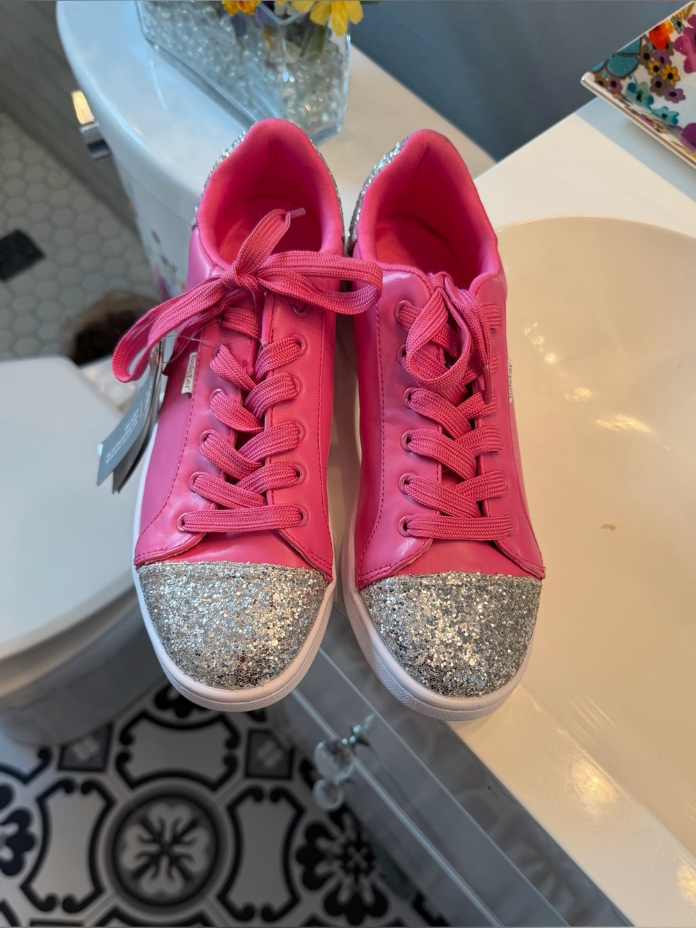 NWT Holster Australia Stardust Pink Glitter Toe Casual Sneakers - Women's size 8